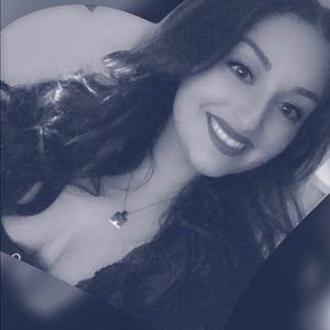 Meet your Posher, Vanessa